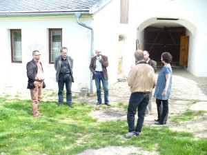 Partneři na návštěvě Hanáckého skanzenu v Příkazích